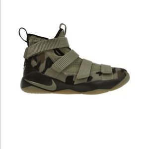 COPY - Nike Kyrie Camo Big Kids